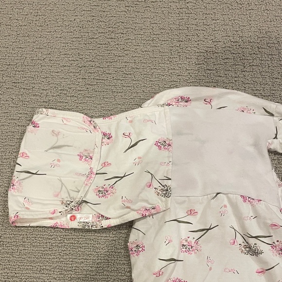 Floral Pink & White Girls Infants 2 Way Swaddle Bodysuit - Picture 5 of 6